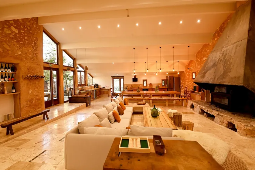 eco-lodge with natural swimming pool - Image 1