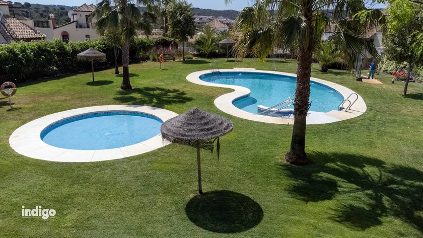 2-bedroom Townhouse with Pool view - ELL01 - Image 1