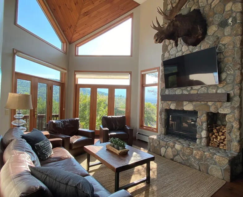 C13 Beautiful Bretton Woods ski-in ski-out townhouse. Pool/gym passes! - Image 1