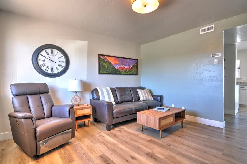 Contemporary 2-BR Townhome w/ Free Wifi, Pet Friendly - Image 1