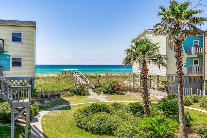 Beautifully renovated, cozy condo with Gulf View! - Image 1
