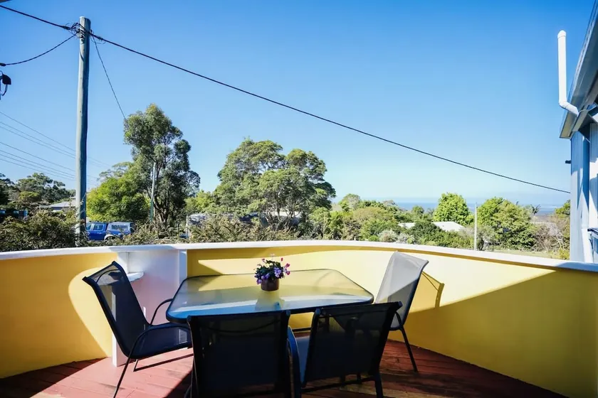 Serene Mountain Cabin Retreat Tamborine Mountain - Image 1