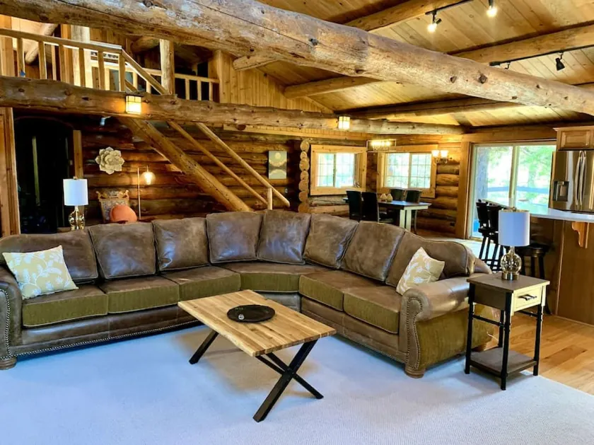 Lodge Vibes in the City - Large Log Home - Image 1
