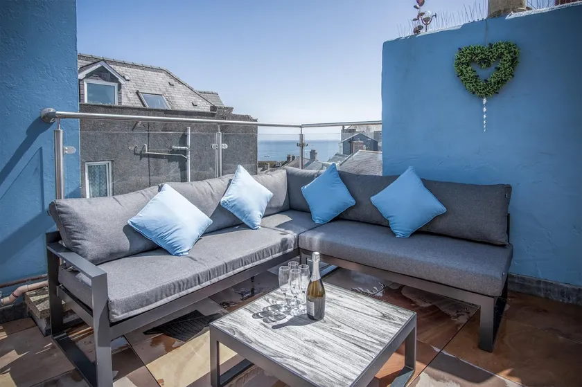 Ramsey Apartment - 2 Bedroom Apartment - Tenby - Image 1