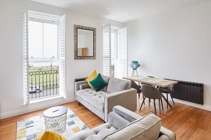 Host & Stay - The Connell - Image 1