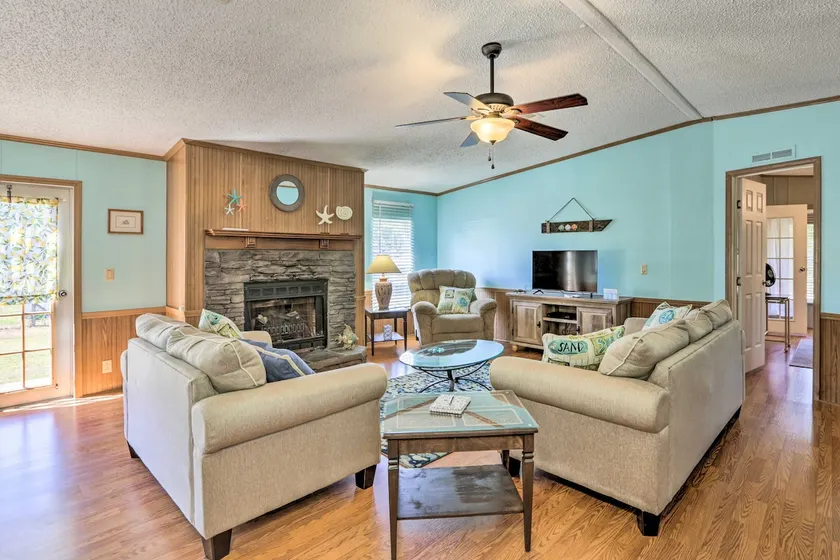 Steinhatchee Home w/ Boat Parking: 1 Mi to Marina - Image 1