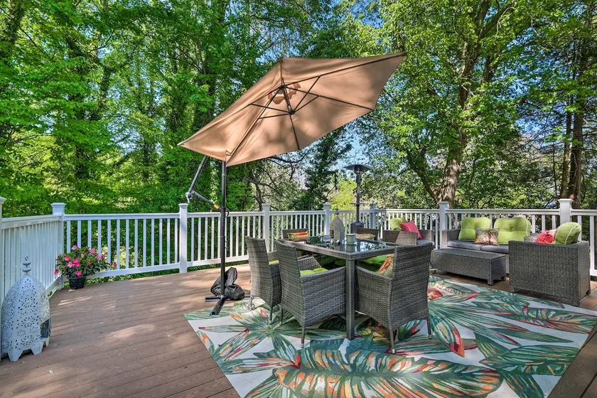 Adorable Beach Cottage w/ Hot Tub & Tropical Bar! - Image 1