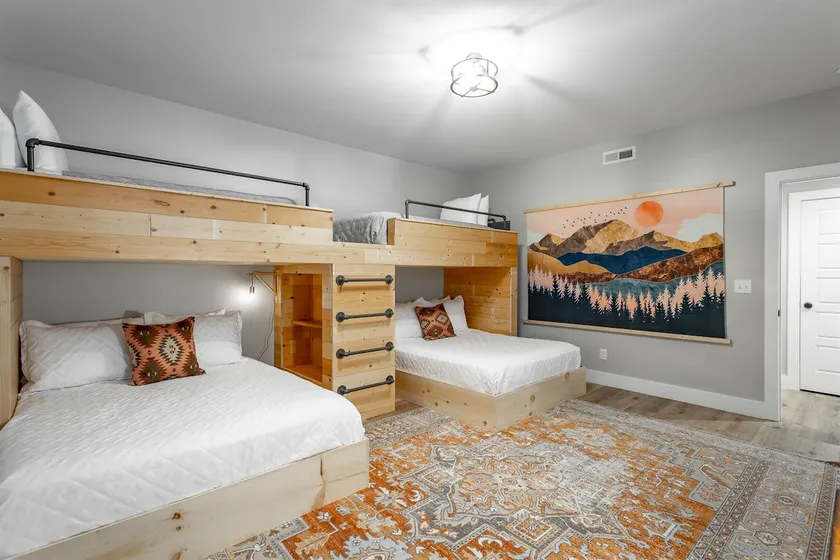 Bear Cottage - Cozy Basement Apartment w/ views! - Image 1