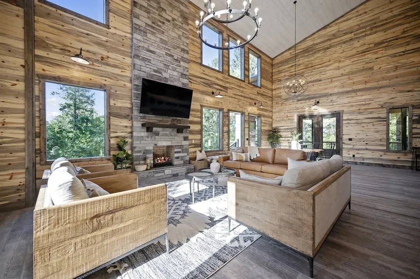 Sleeps 24 · Heated Pool · HT Tub· Sauna· Game Rm - Image 1