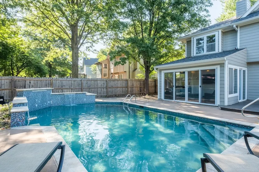 Spacious 5-Bed Home with Pool in Overland Par! 27 - Image 1