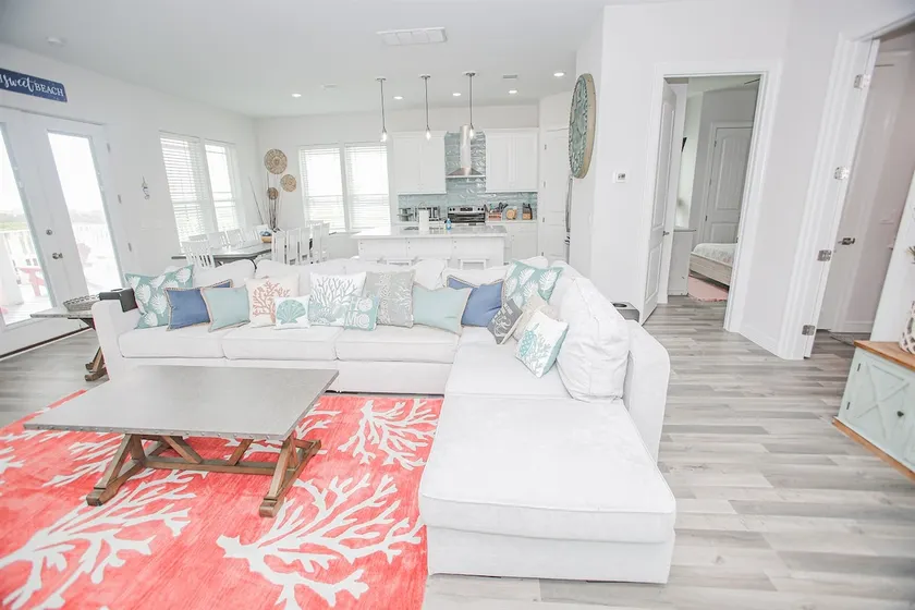 New, 4 Bed/3 Bath 3rd Row with Amazin bunkroom~2 Min Walk to Beach - Image 1