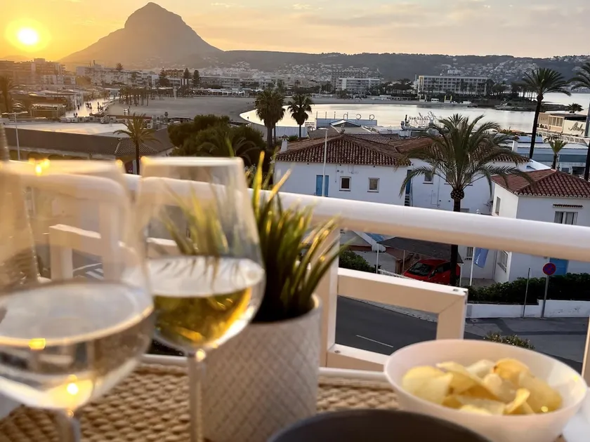 Apartment with a view of the Mediterranean - Image 1