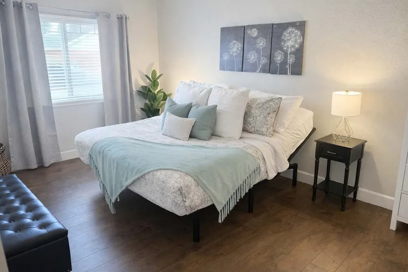 Condo with Sauna & Fitness Center, Adjustable Base King Sized Bed - Image 1
