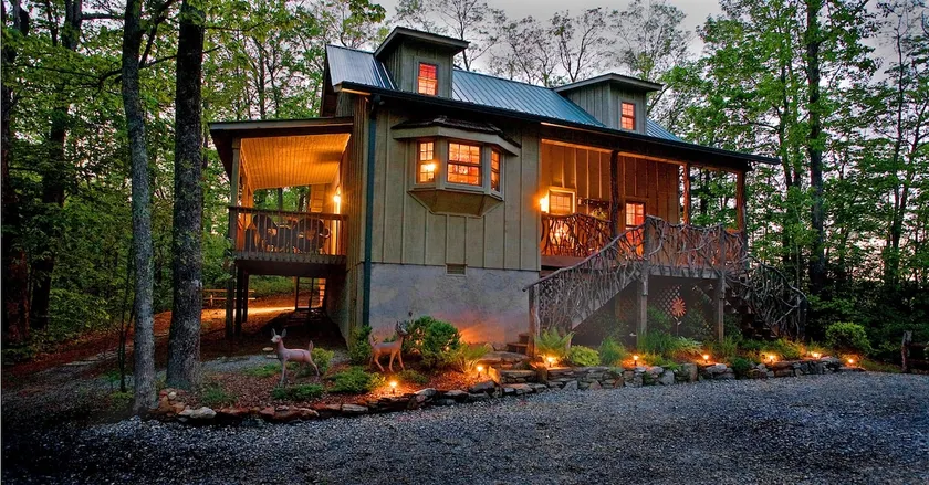 Gorgeous Cabin w/ Wi-Fi + Hot Tub - Image 1
