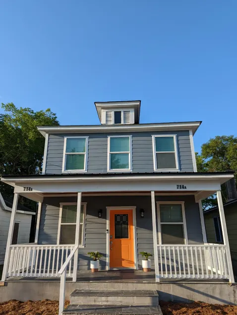 Downtown Cottage + Big Backyard + Pet Friendly - Image 1