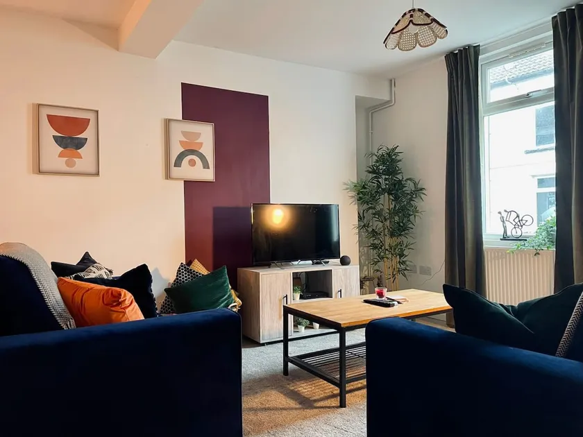Taff Valley Heartwarming Cottage In Aberafan Merthyr Tydfil By STAE-Homes - Image 1