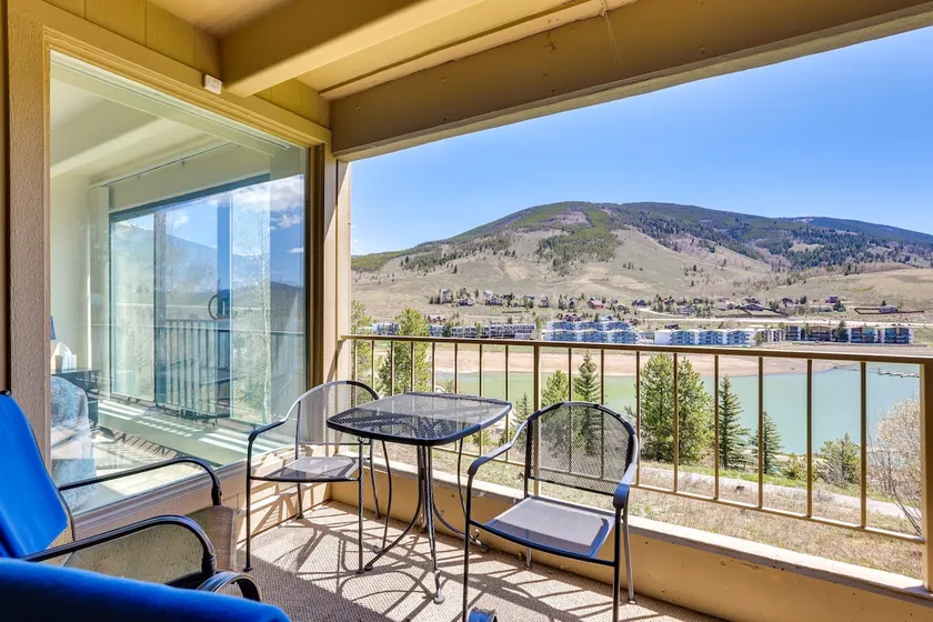 Vue sur les montagnes et le lac de barrage : un appartement confortable à Dillon ! - Image 1