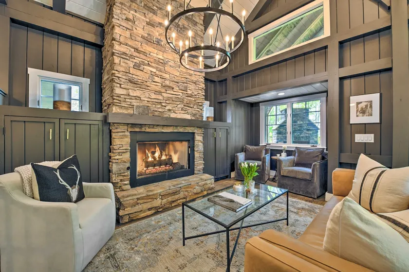 Mountain Retreat w/ 2 Fireplaces & 3 King Suites - Image 1