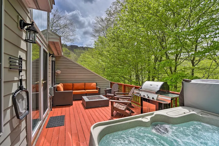 Family-Friendly Hancock Home: Walk to Slopes! - Image 1