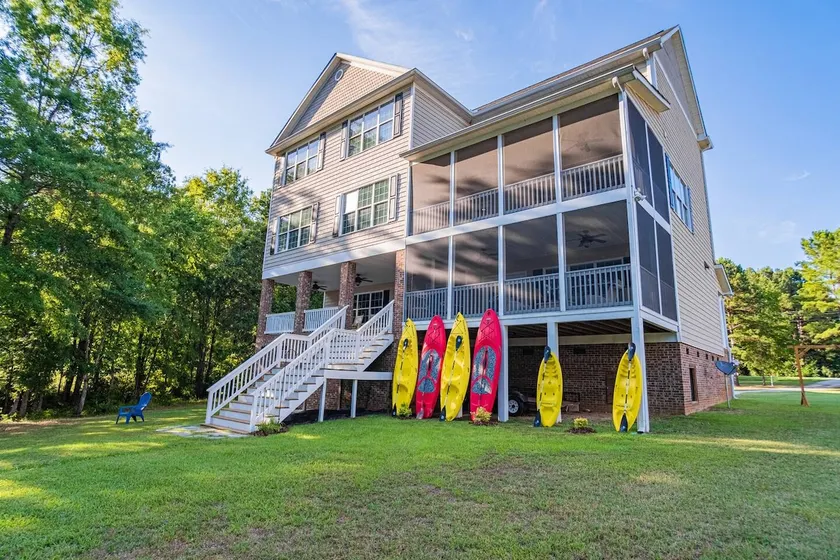 Lake Wateree Waterfront Retreat - 6BR w/ Dock, Kayaks, Firepit and Game Room - Image 1