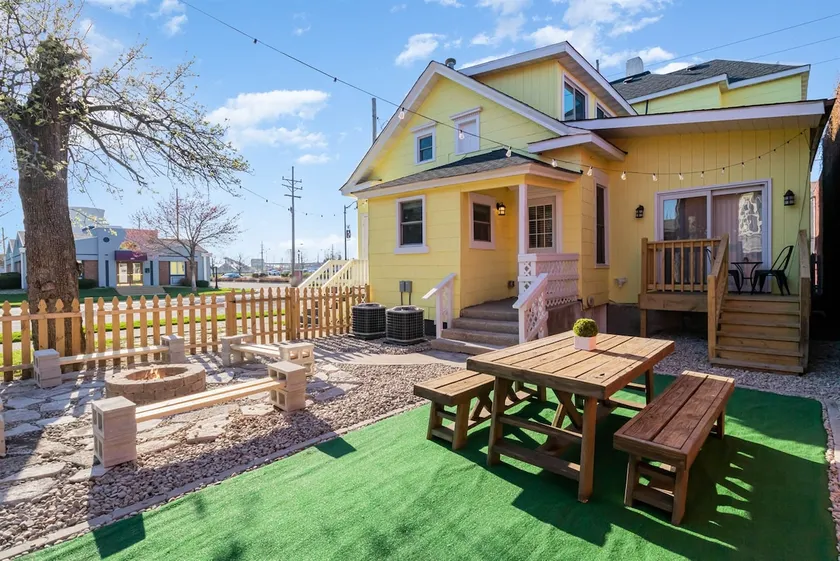 The Sunshine House: Scenic Skies Unit! - Image 1