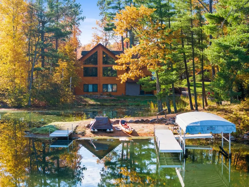 6000 sq ft Whitefish Lake Chain home with year around hot tub & gym! - Image 1