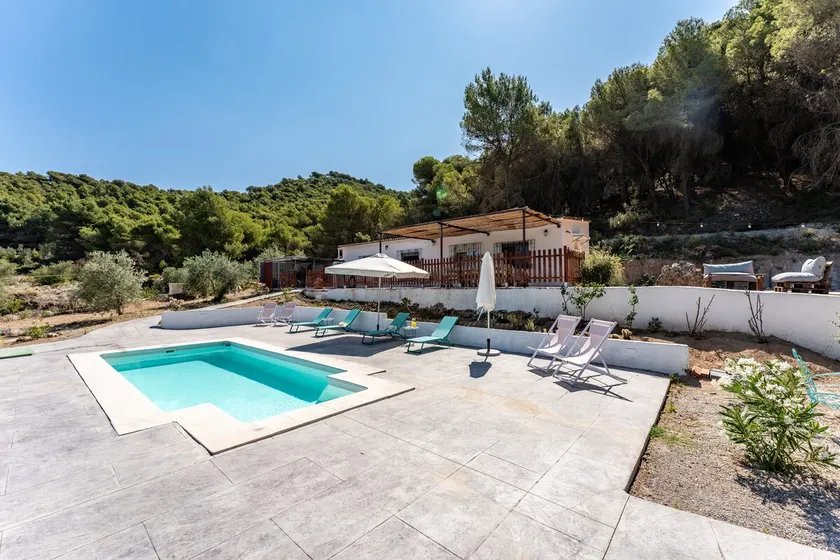 Country House 'Cortijo La Zahurdilla' with Mountain Views, Private Pool, Wi-Fi & Garden - Image 1