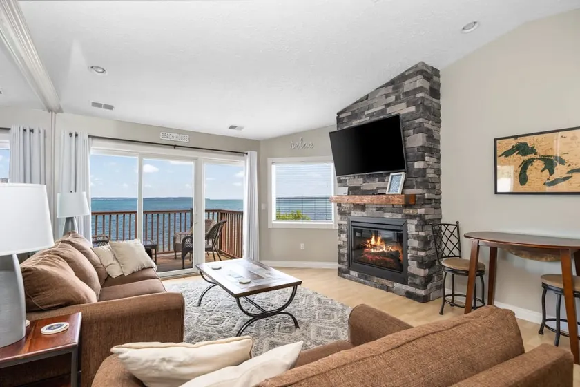 Beachside 329 Waterfront Condo - Image 1