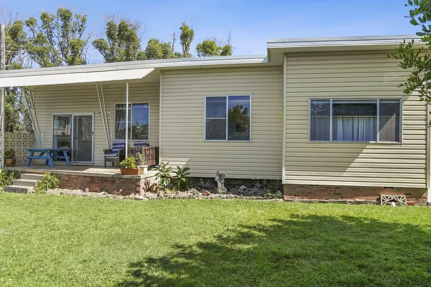 Waratah Cottage Bendalong - Image 1