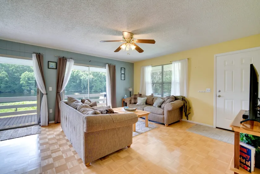 Docks + Balcony: Peaceful River Abode in Dunnellon - Image 1