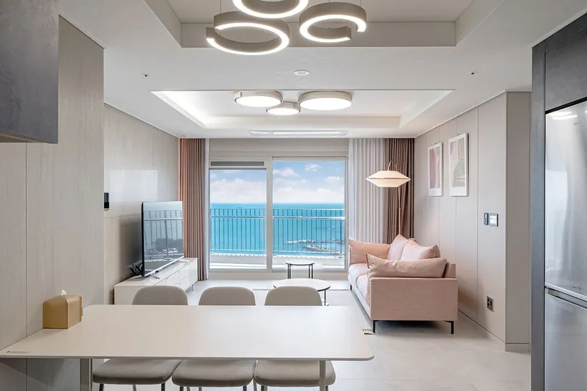 # Three rooms # Ikea # Lotte Mall Healing accommodation overlooking the sea - Image 1