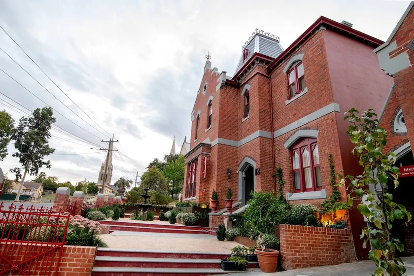 The Residence of Mackenzie Quarters CBD Bendigo - Image 1