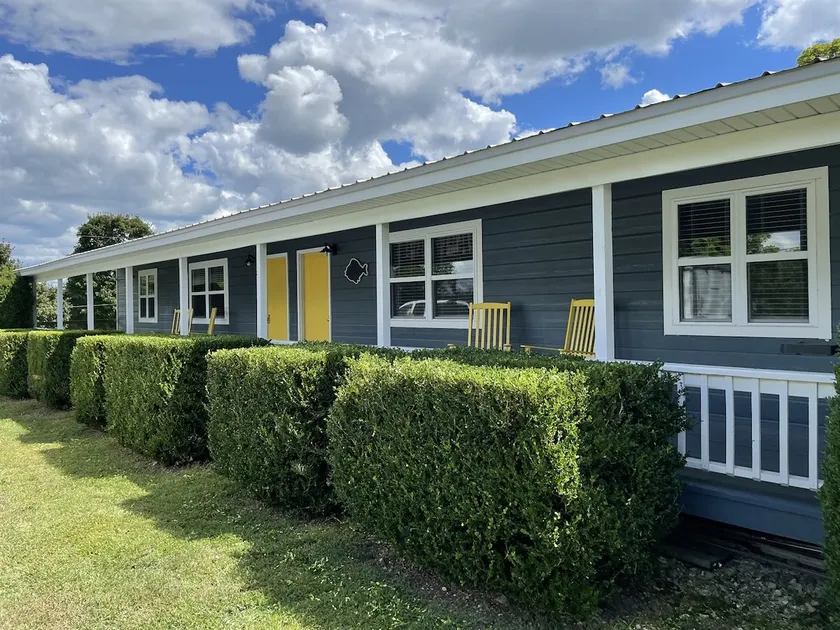 Sleeps 5 (unit 4b), pool, next to Big M Marina, 15 min to Roaring River - Image 1