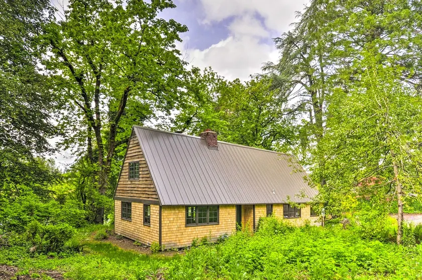 Peaceful + Elegant Cottage w/ Riverside View - Image 1