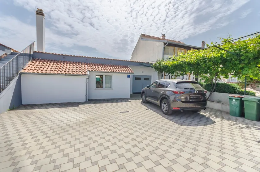 Maison Sanja (87911-K1) - Vodice - Image 1