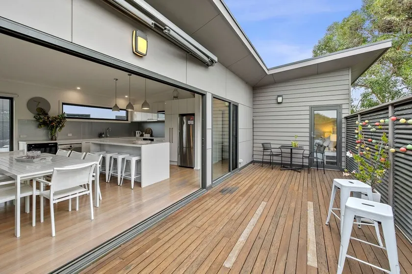 Aireys Delight a stunning beach house with gorgeous views to Aireys Inlet Lighthouse - Image 1