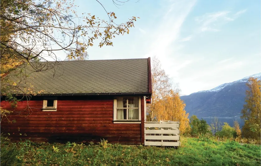 2 Bedroom Cozy Home In Vallavik - Image 1