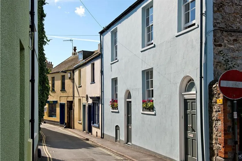 The Arched House - Image 1