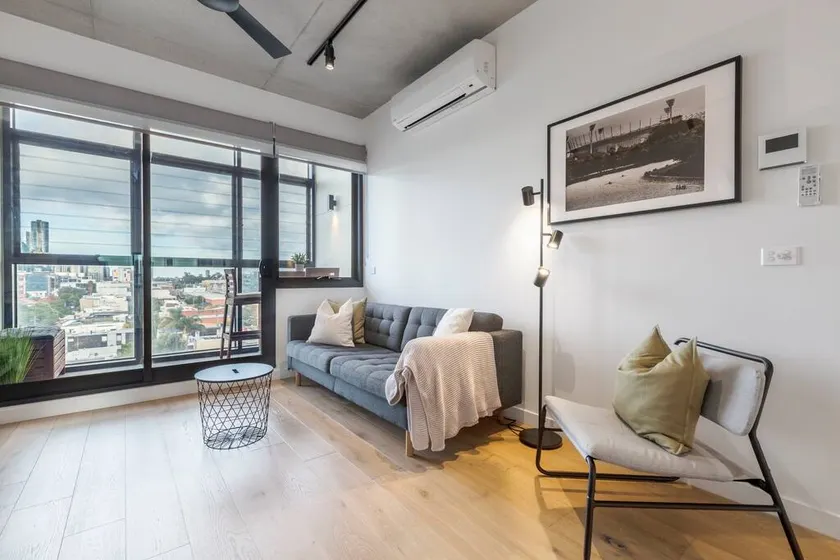 Modern Apartment near Vibrant Swan Street - Image 1