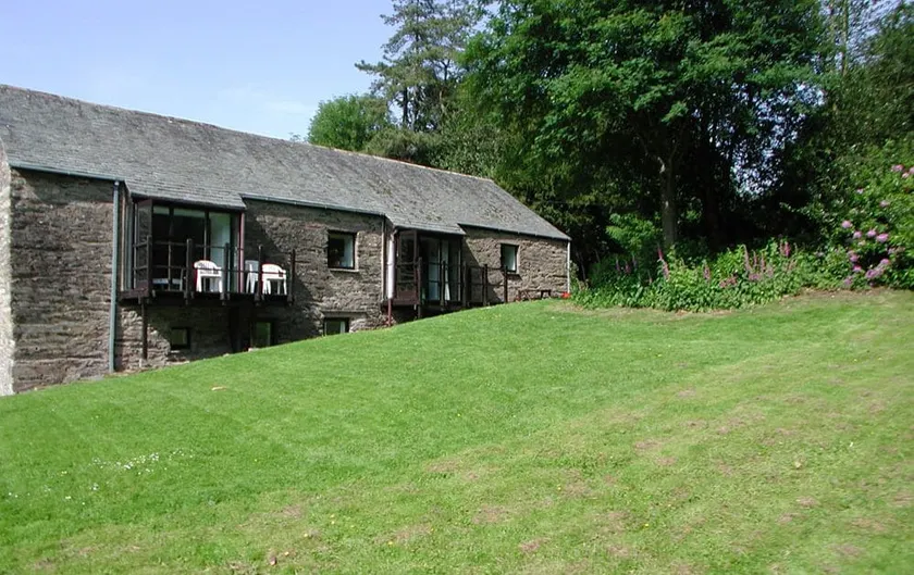 Grange Cottage, Windermere - with lake access - Image 1
