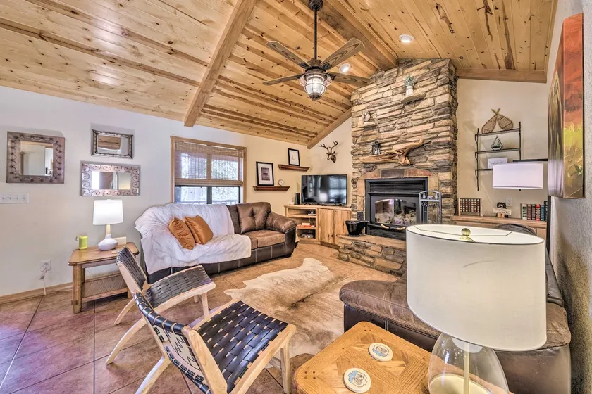 Cozy Ruidoso Cabin Retreat w/ Private Hot Tub - Image 1