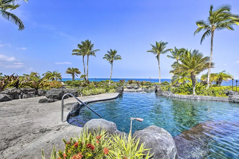 Sun-Soaked Waikoloa Retreat w/ Private Lanai! - Image 1