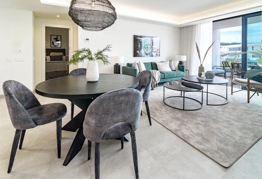 Inf32L- Modern City Apartment, Families Only - Image 1