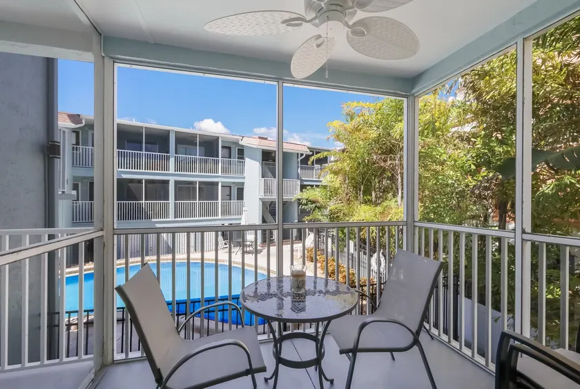 Sugary Sands 1 Bed Condo and One Block to Beach! - Image 1