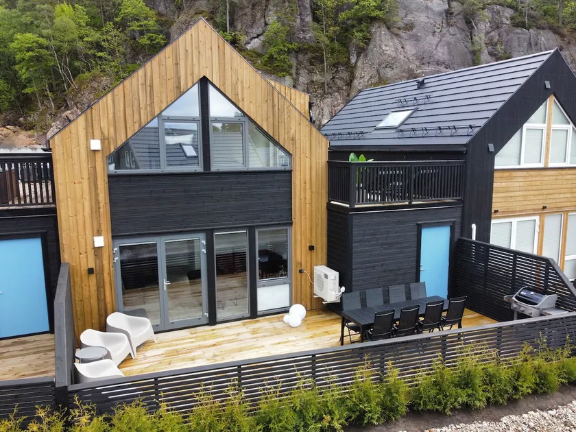 Modern family cabin by the lake with spa and pool - Image 1