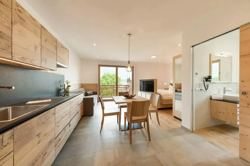 Familienorientiertes Apartment mit Garten und Whirlpool | Gartenblick | Ideal für Homeoffice - Image 1