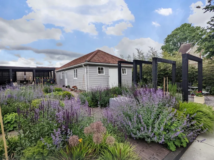 Little Maplewood, Tangmere - sleeps 2 guests  in 1 bedroom - Image 1