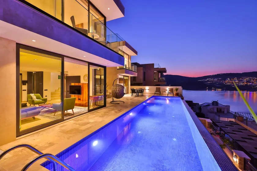 Villa Bank Two - Three Bedroom Villa, Sleeps 8 - Image 1