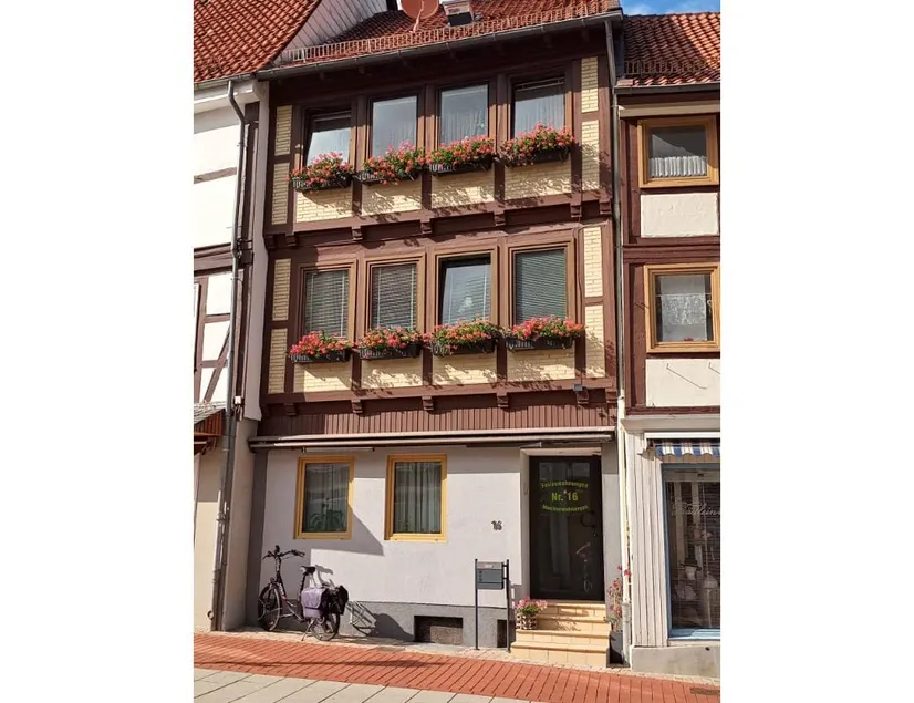 House on the market Apartment 2 - Image 1