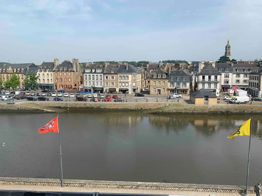 Refurbished M-Apartment – View of Pont de Rohan - Image 1